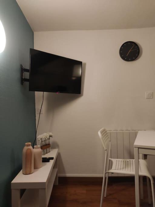 Studio Remois - Wifi/Netflix Reims Dış mekan fotoğraf